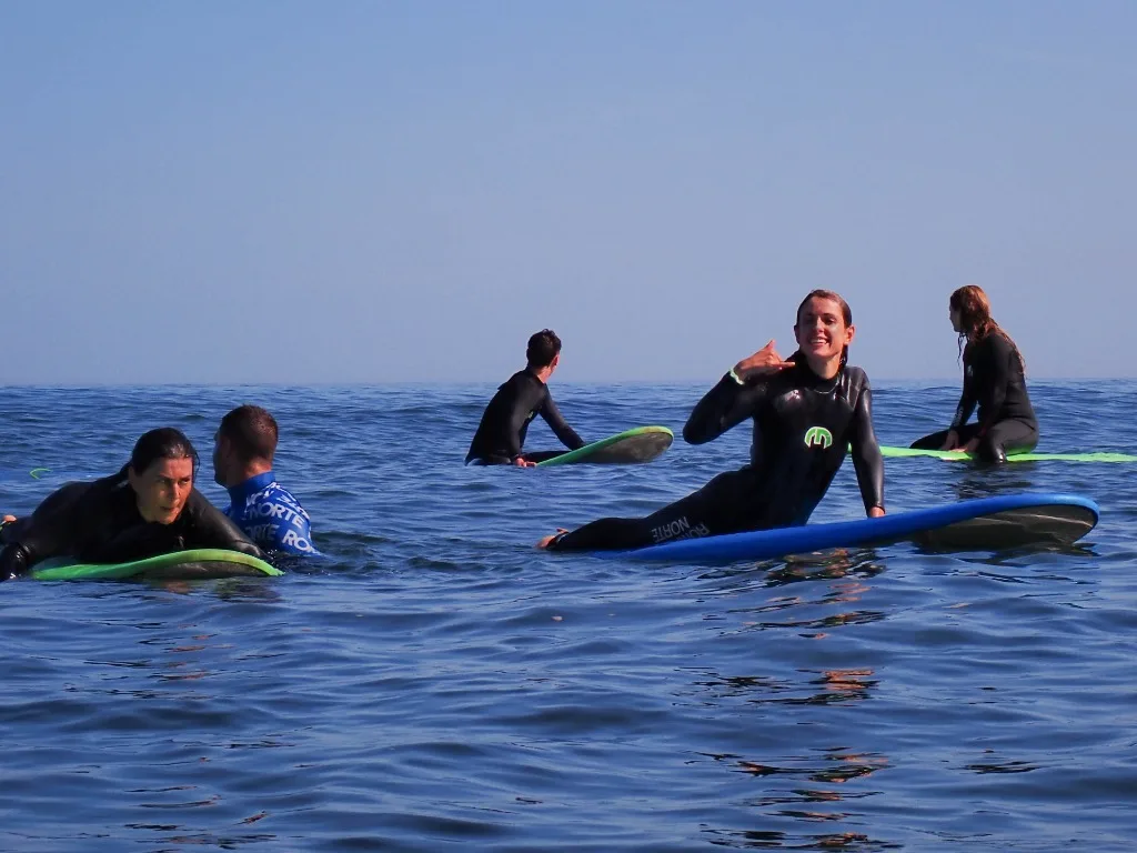 Especial Surfcamp para el Puente de Octubre en San Juan de la Arena Asturias