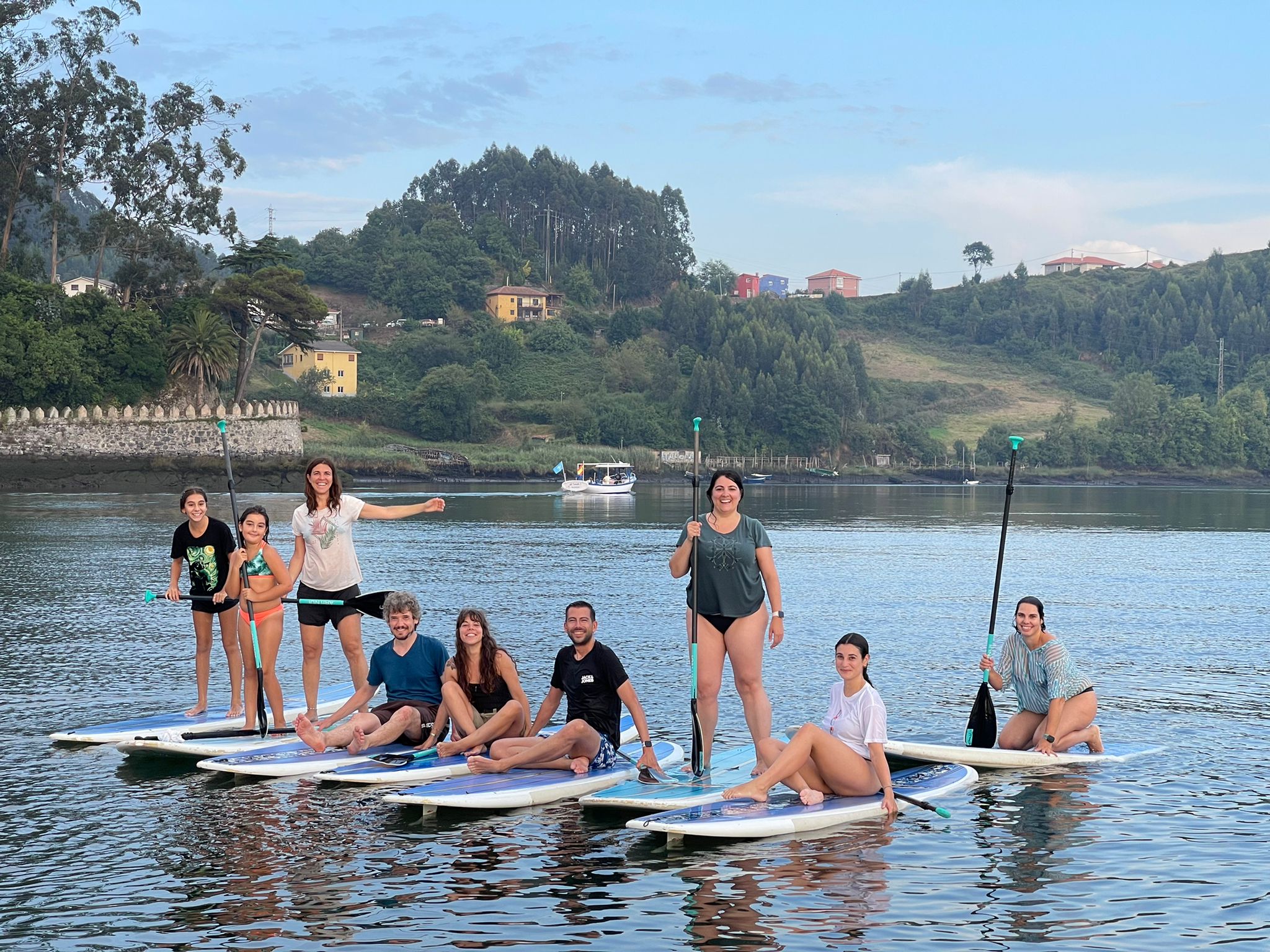Comunidad surfera, relax y buen rollo en el Surfcamp Rompiente Norte, Asturias